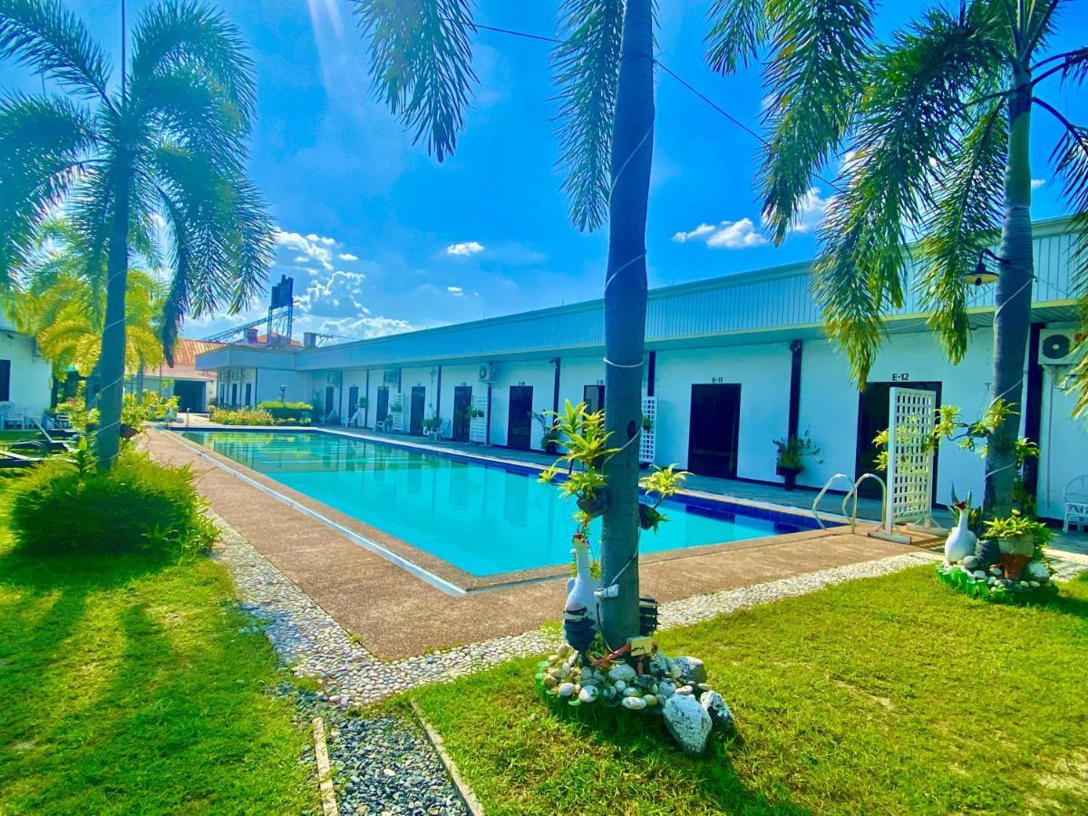 Ogh Resort Hotel Angeles Buitenkant foto